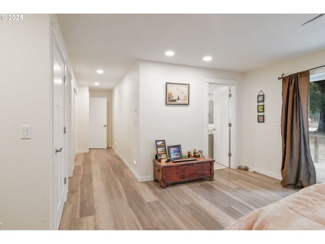 1780 Clover Ridge Rd Ne, Albany, OR 97321