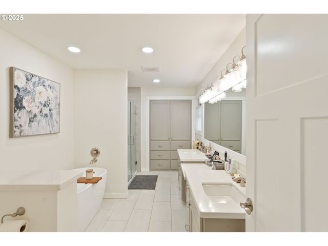 1780 Clover Ridge Rd Ne, Albany, OR 97321