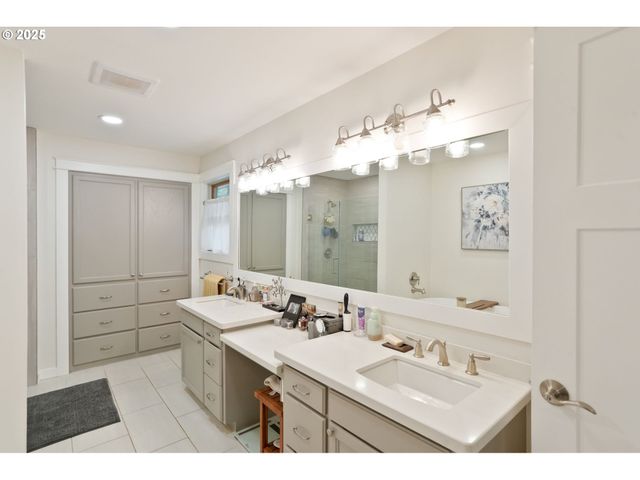 1780 Clover Ridge Rd Ne, Albany, OR 97321