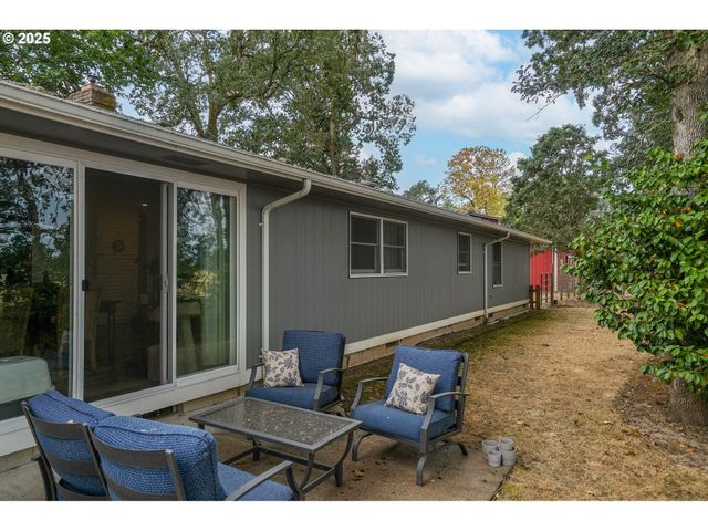 1780 Clover Ridge Rd Ne, Albany, OR 97321