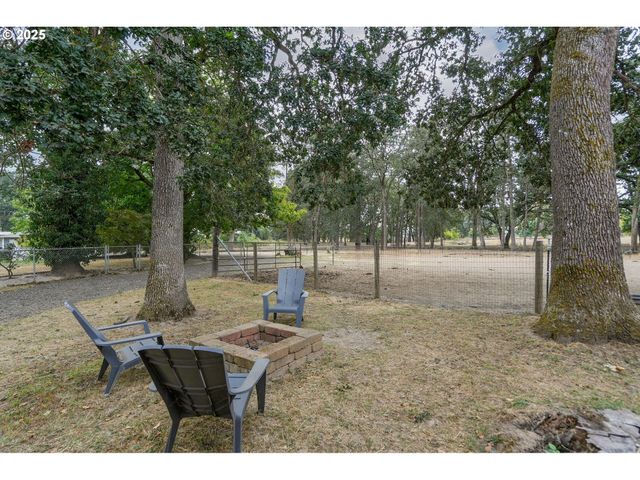 1780 Clover Ridge Rd Ne, Albany, OR 97321