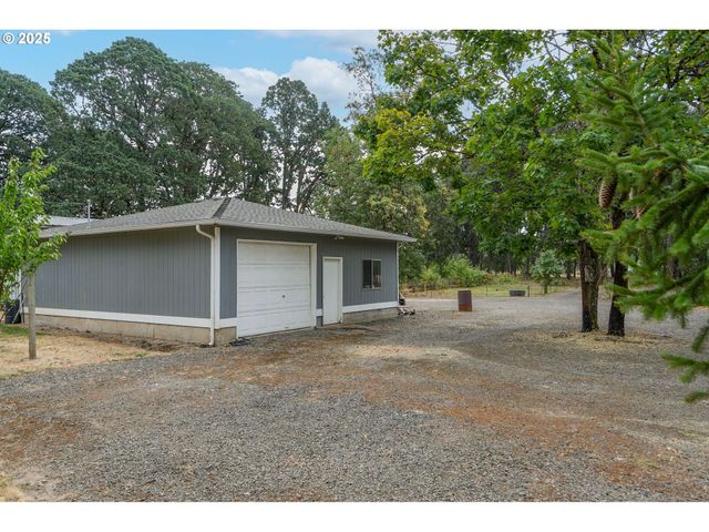 1780 Clover Ridge Rd Ne, Albany, OR 97321