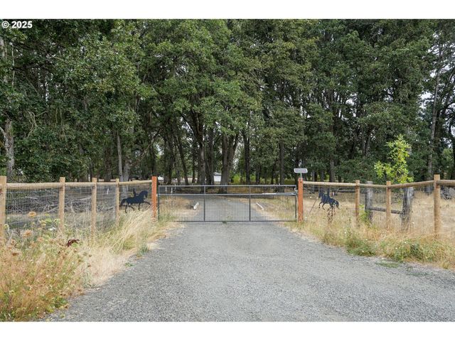 1780 Clover Ridge Rd Ne, Albany, OR 97321