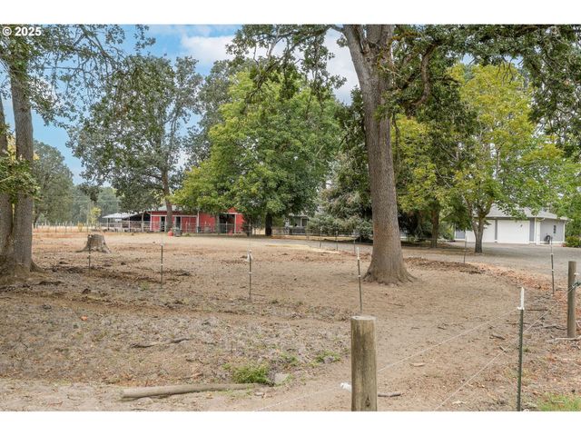 1780 Clover Ridge Rd Ne, Albany, OR 97321