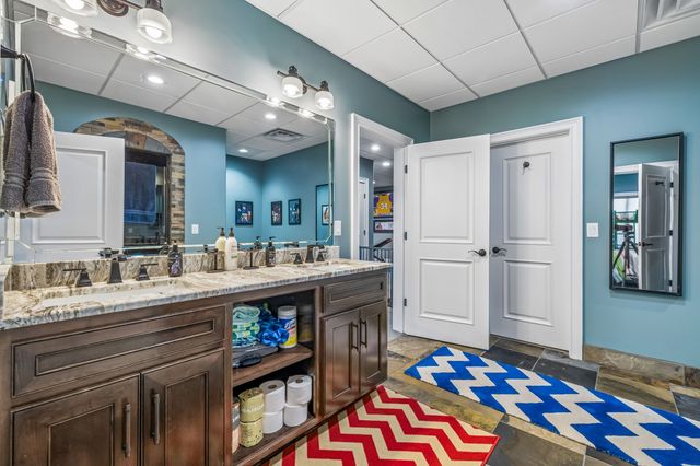 2957 Gatewood Ln, Clarksville, TN 37043