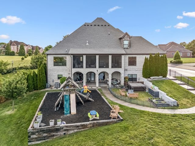 2957 Gatewood Ln, Clarksville, TN 37043
