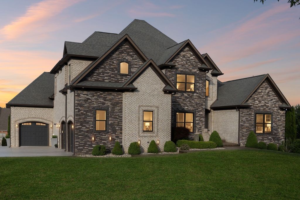 2957 Gatewood Ln, Clarksville, TN 37043