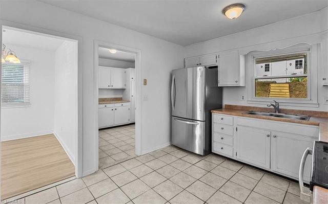 1928 Middlewood Court, High Point, NC 27265