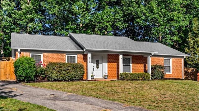 1928 Middlewood Court, High Point, NC 27265