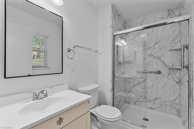 1928 Middlewood Court, High Point, NC 27265
