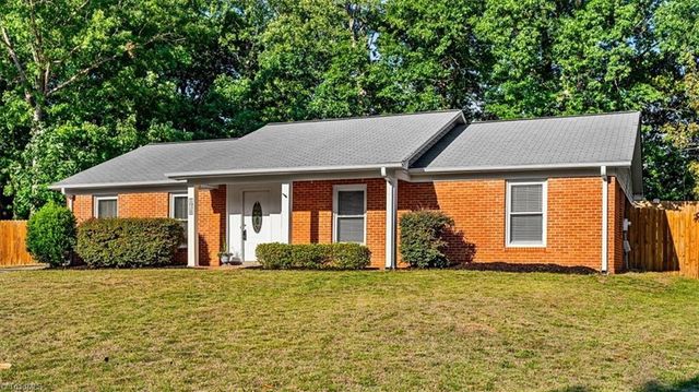 1928 Middlewood Court, High Point, NC 27265