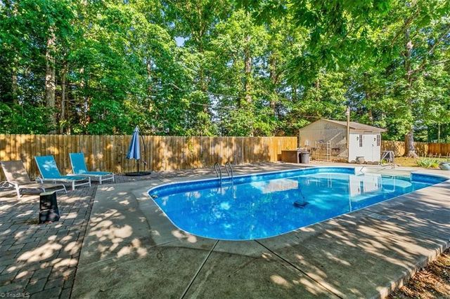 1928 Middlewood Court, High Point, NC 27265
