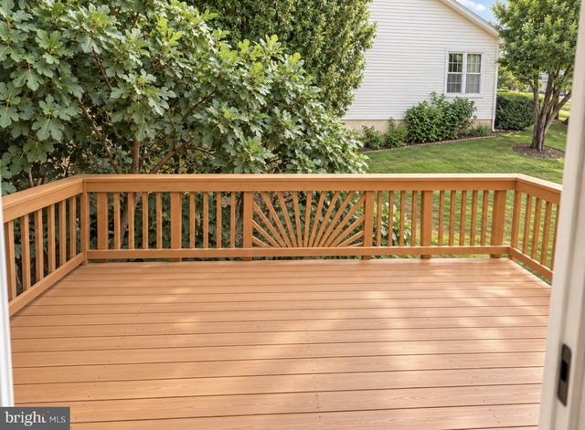 5722 BELCHER FARM DR, Centreville, VA 20120