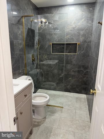 5722 BELCHER FARM DR, Centreville, VA 20120