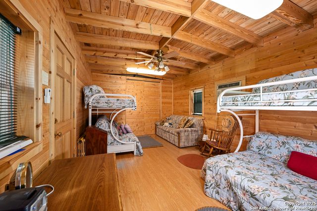463 woodland, Fredericksburg, TX 78624