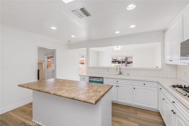 16642 Los Alimos, Granada Hills, CA 91344