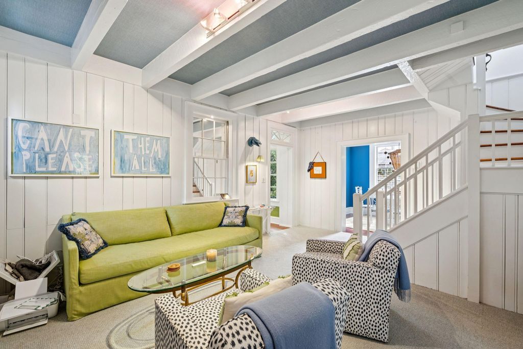 Image 11 of property listing at 12 A Bedons Alley, Charleston, SC 29401