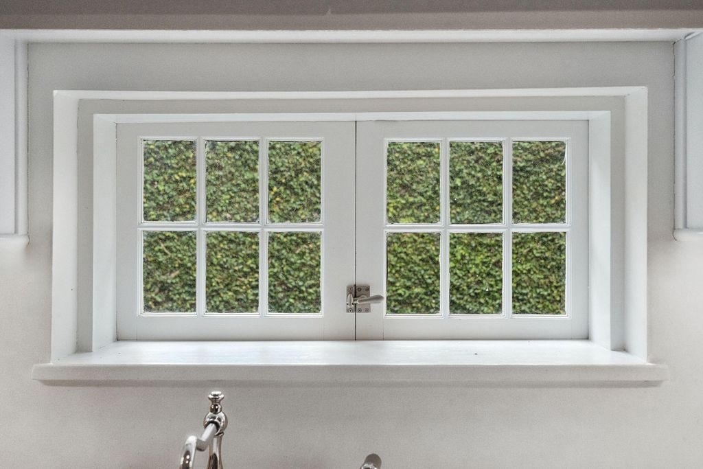 Image 17 of property listing at 12 A Bedons Alley, Charleston, SC 29401