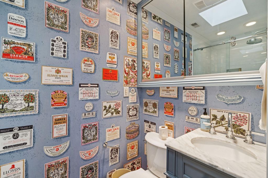 Image 24 of property listing at 12 A Bedons Alley, Charleston, SC 29401