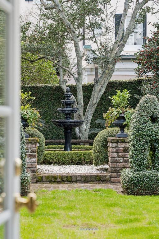 Image 37 of property listing at 12 A Bedons Alley, Charleston, SC 29401