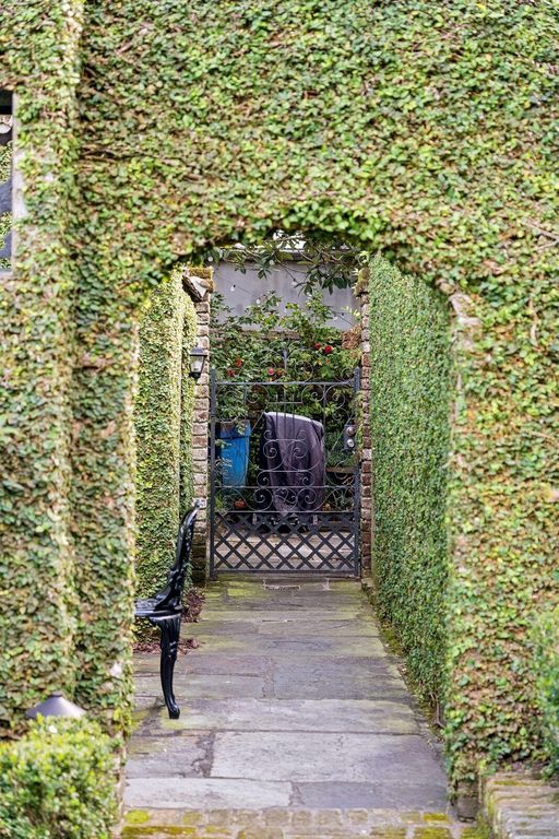 Image 54 of property listing at 12 A Bedons Alley, Charleston, SC 29401