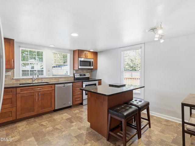 300 W Gannon Avenue W, Zebulon, NC 27597
