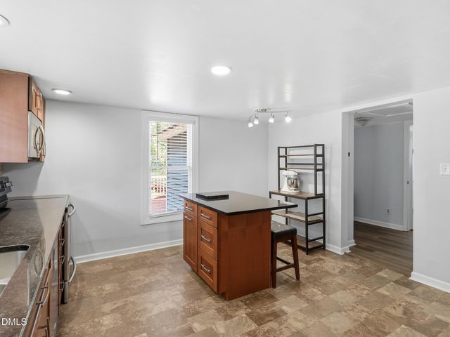 300 W Gannon Avenue W, Zebulon, NC 27597