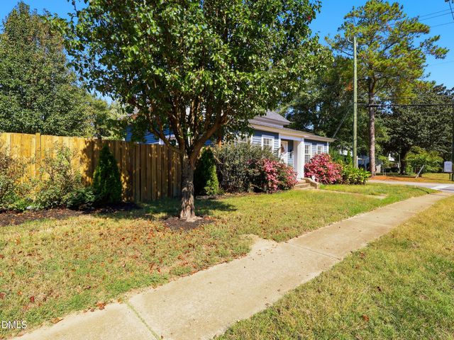 300 W Gannon Avenue W, Zebulon, NC 27597