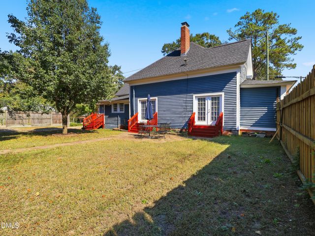 300 W Gannon Avenue W, Zebulon, NC 27597