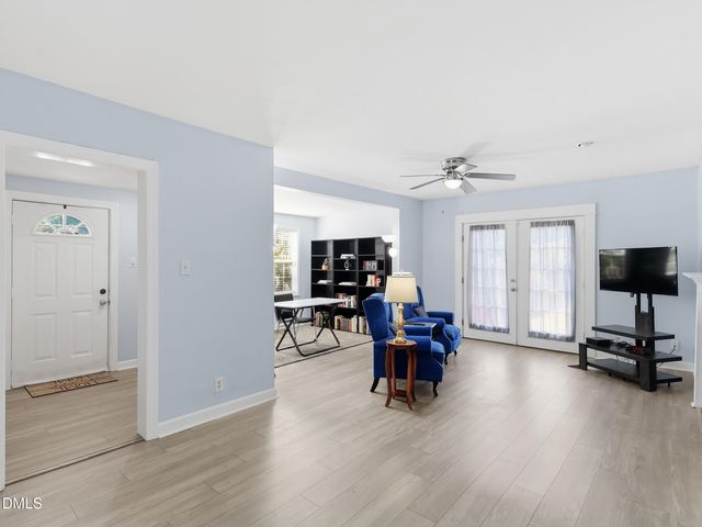 300 W Gannon Avenue W, Zebulon, NC 27597