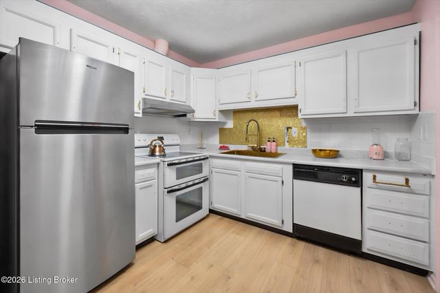 3030 Breckenridge Ln 133, Louisville, KY 40220