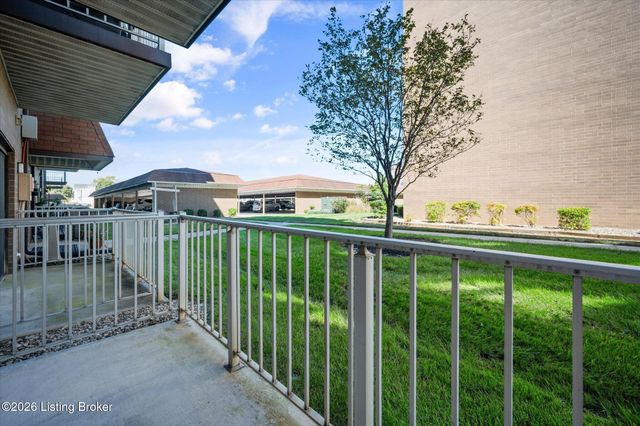 3030 Breckenridge Ln 133, Louisville, KY 40220