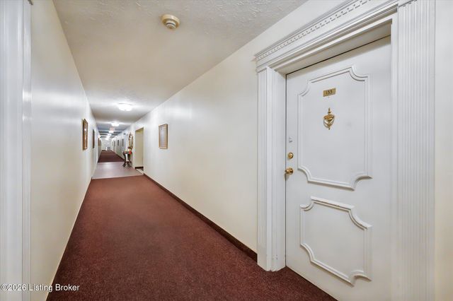 3030 Breckenridge Ln 133, Louisville, KY 40220