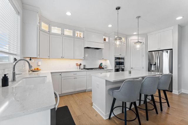 4145 Gable Court, Woodbury, MN 55129