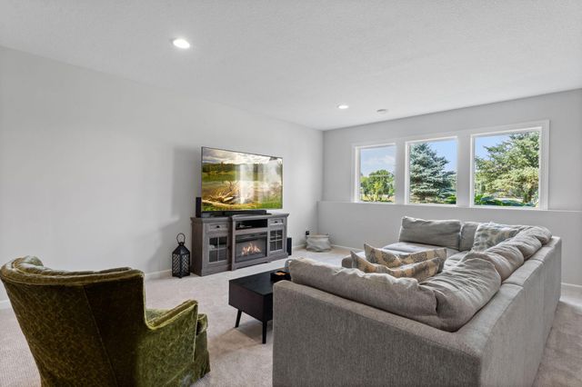 4145 Gable Court, Woodbury, MN 55129