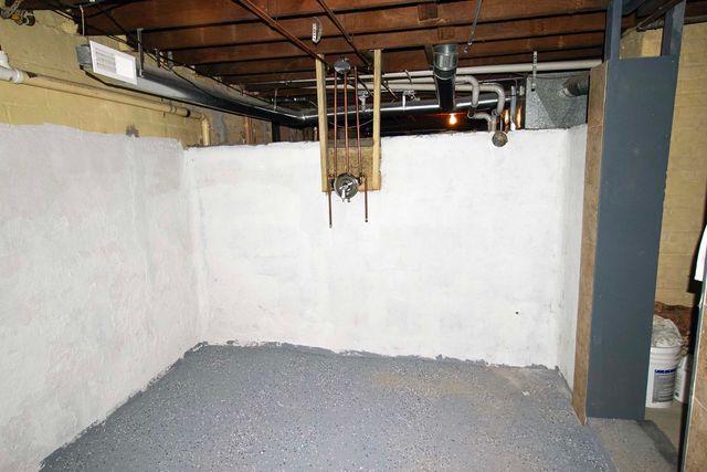 510 N Raynor Avenue, Joliet, IL 60435