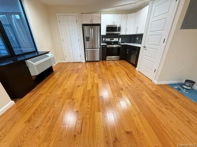 31-10 28th Road 3D, Astoria, NY 11102