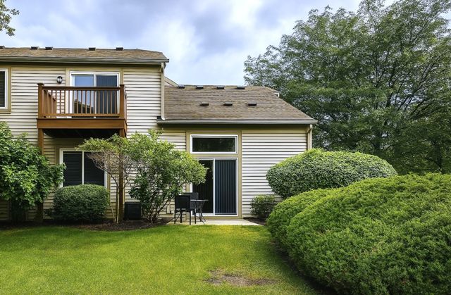 931 Asbury Drive 931, Aurora, IL 60502