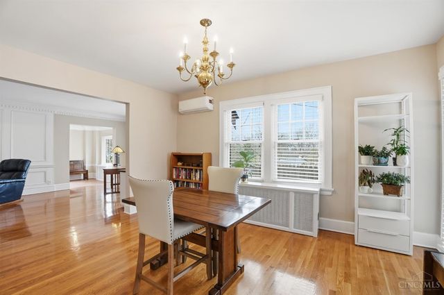 1253 Herschel Avenue, Cincinnati, OH 45208