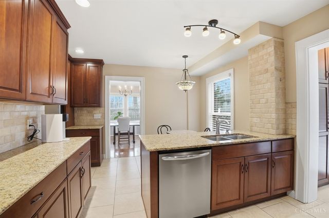 1253 Herschel Avenue, Cincinnati, OH 45208