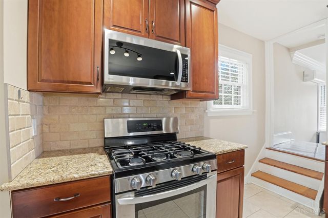 1253 Herschel Avenue, Cincinnati, OH 45208