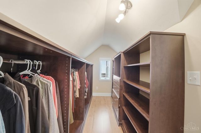 1253 Herschel Avenue, Cincinnati, OH 45208