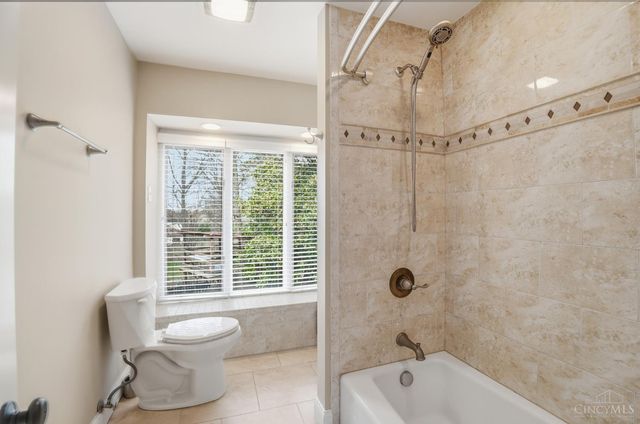 1253 Herschel Avenue, Cincinnati, OH 45208