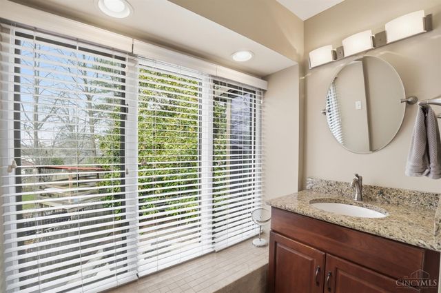 1253 Herschel Avenue, Cincinnati, OH 45208