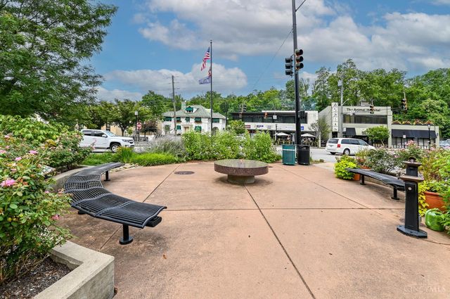 1253 Herschel Avenue, Cincinnati, OH 45208