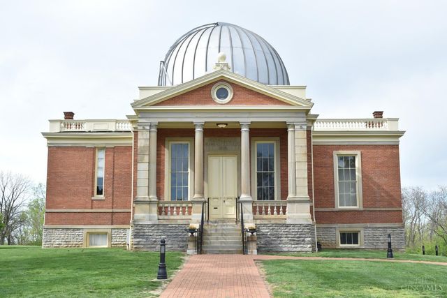 1253 Herschel Avenue, Cincinnati, OH 45208