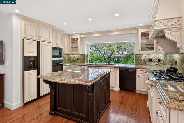 549 Buttonwood Dr, Danville, CA 94506