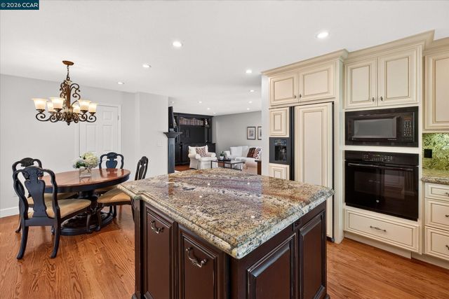 549 Buttonwood Dr, Danville, CA 94506