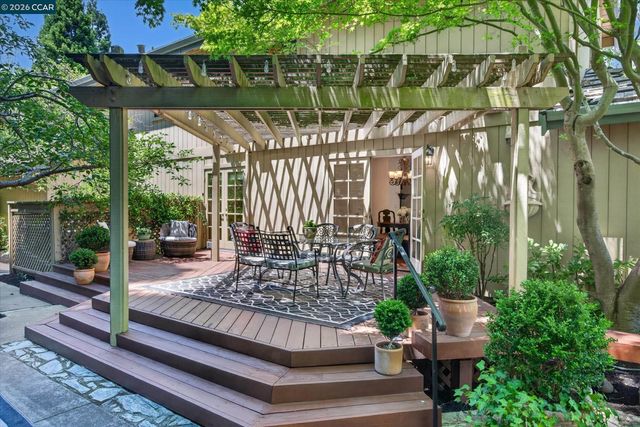 549 Buttonwood Dr, Danville, CA 94506