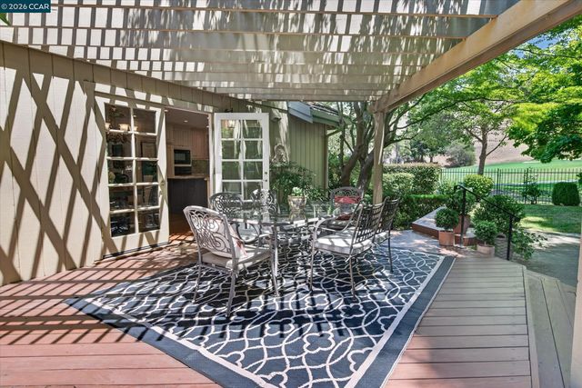 549 Buttonwood Dr, Danville, CA 94506